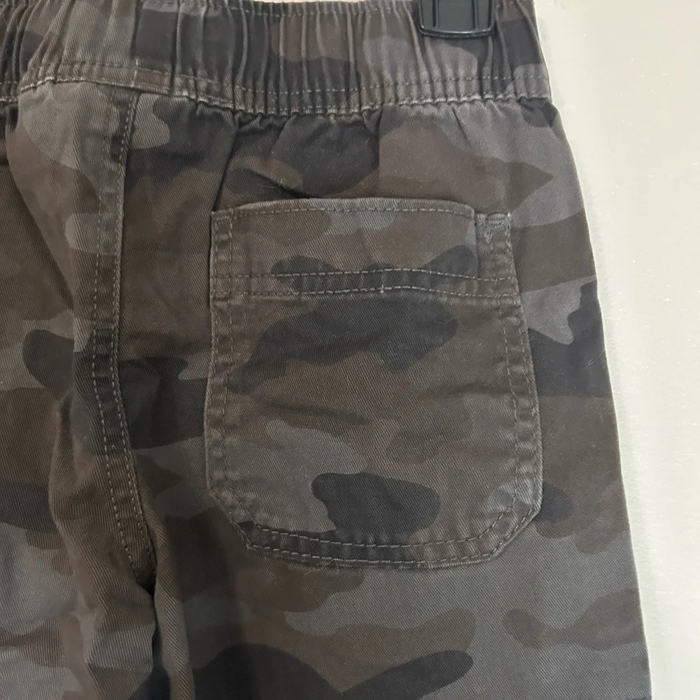 Children’s Place Kids Camouflage Cargo Pants, Size 7